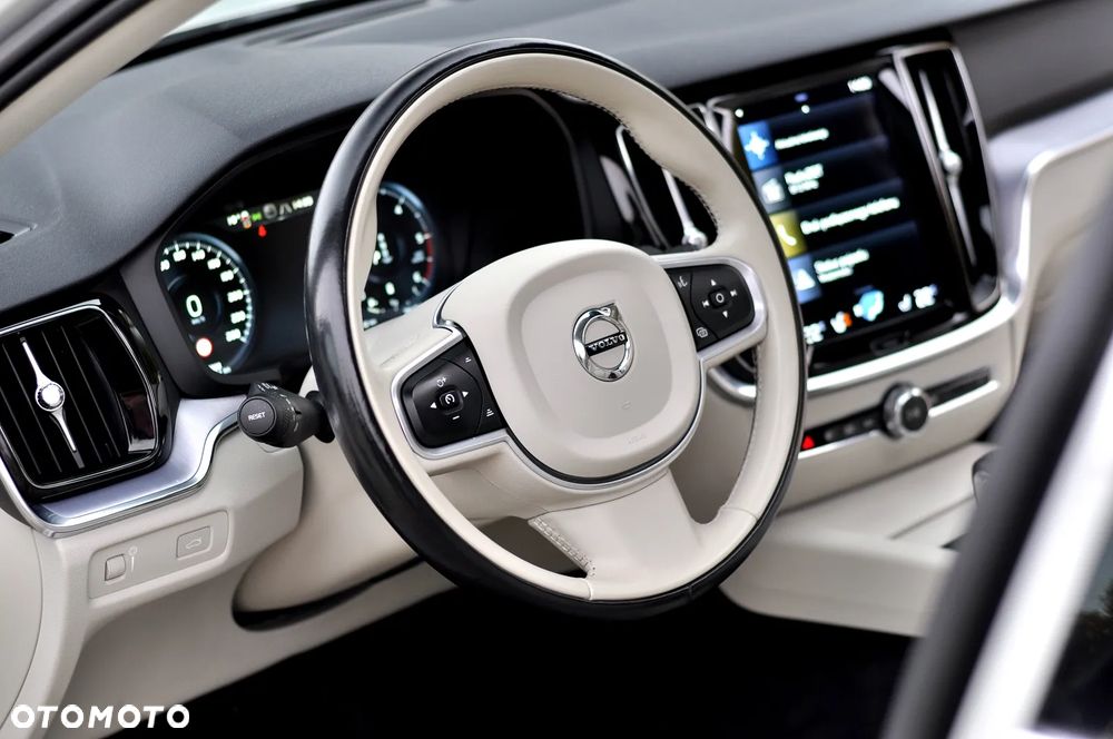 Volvo V60 B4 D Geartronic Momentum Pro - 34
