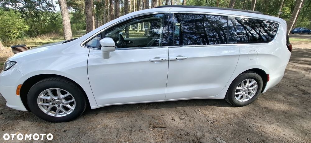 Chrysler Pacifica - 4