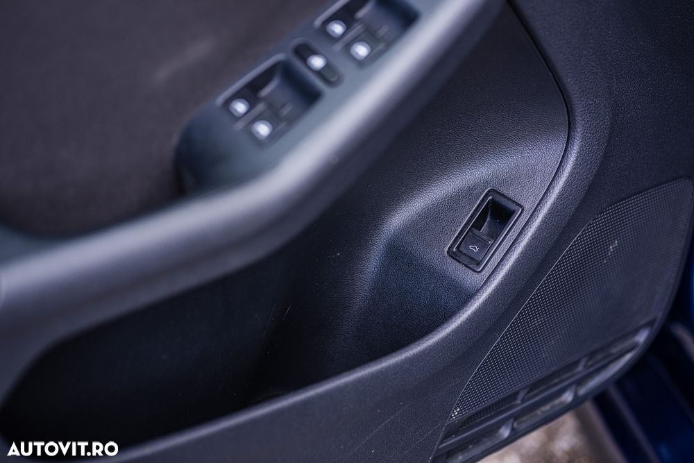 Volkswagen Jetta 1.6 TDI DSG Life - 28