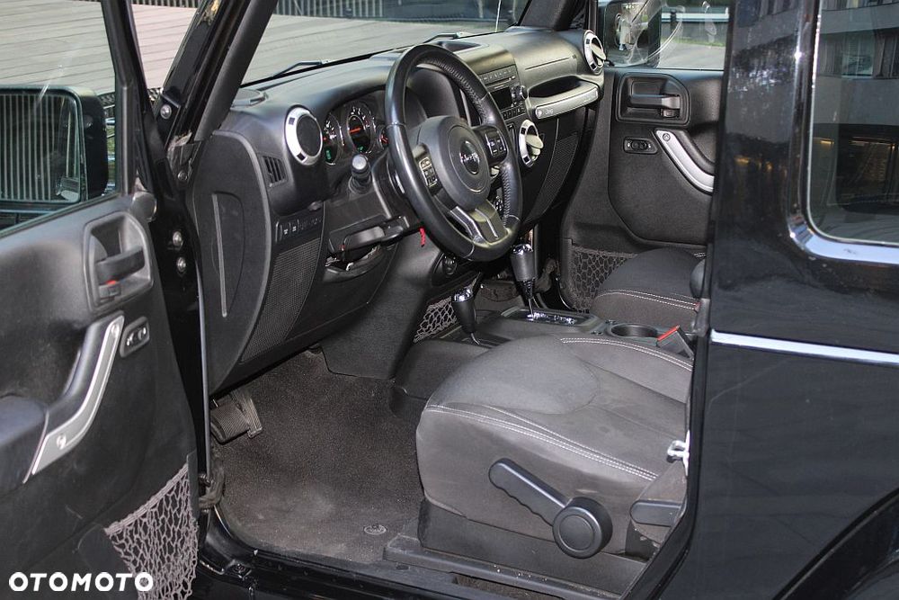 Jeep Wrangler - 11