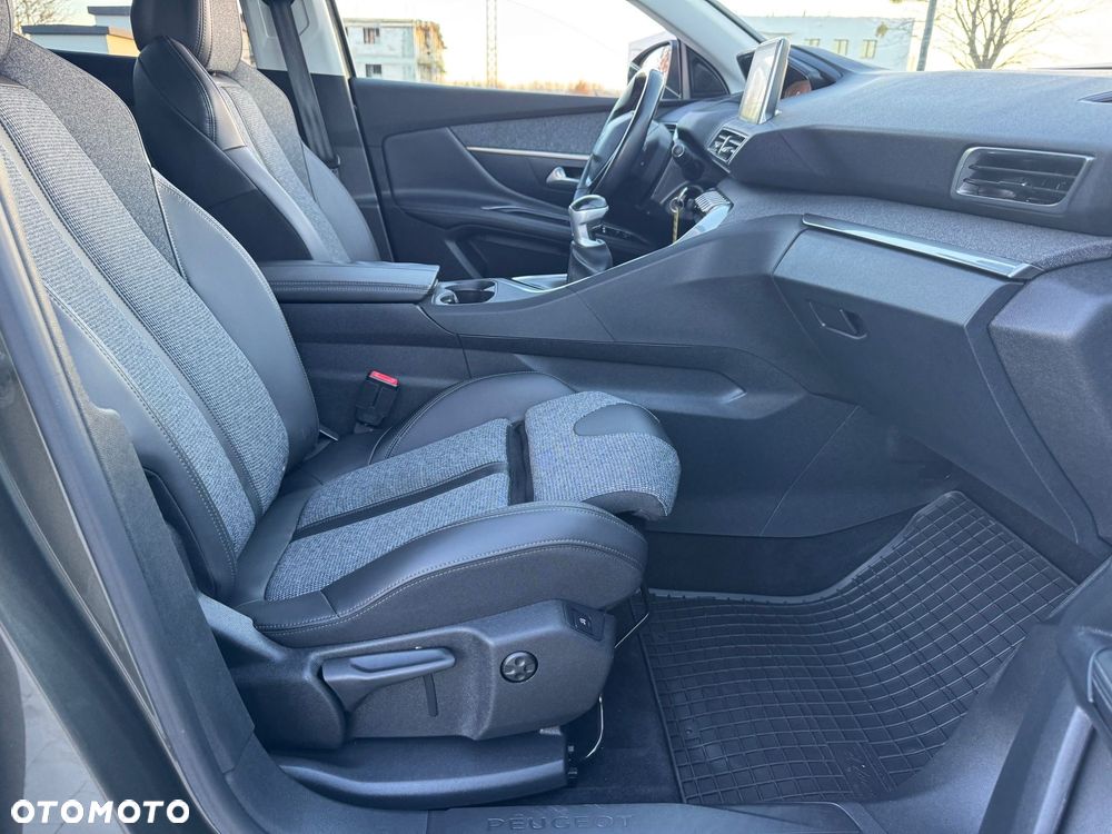 Peugeot 3008 1.2 PureTech GPF Active S&S - 33