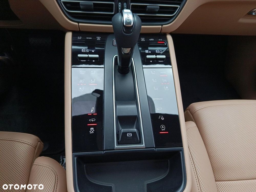 Porsche Macan - 23