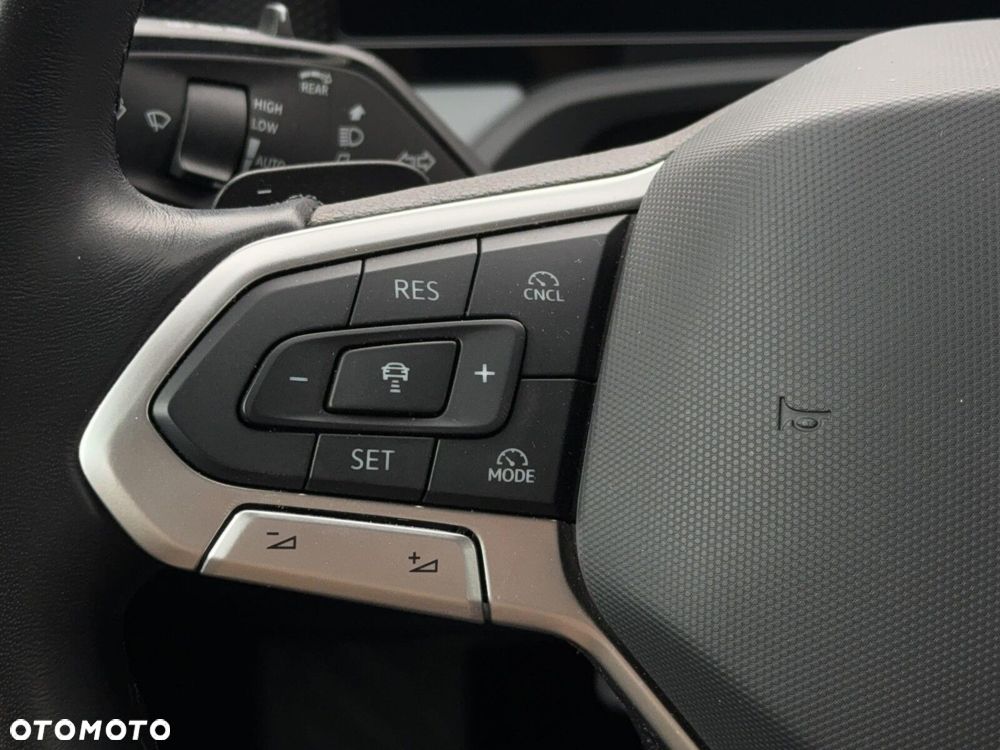 Volkswagen Passat - 18