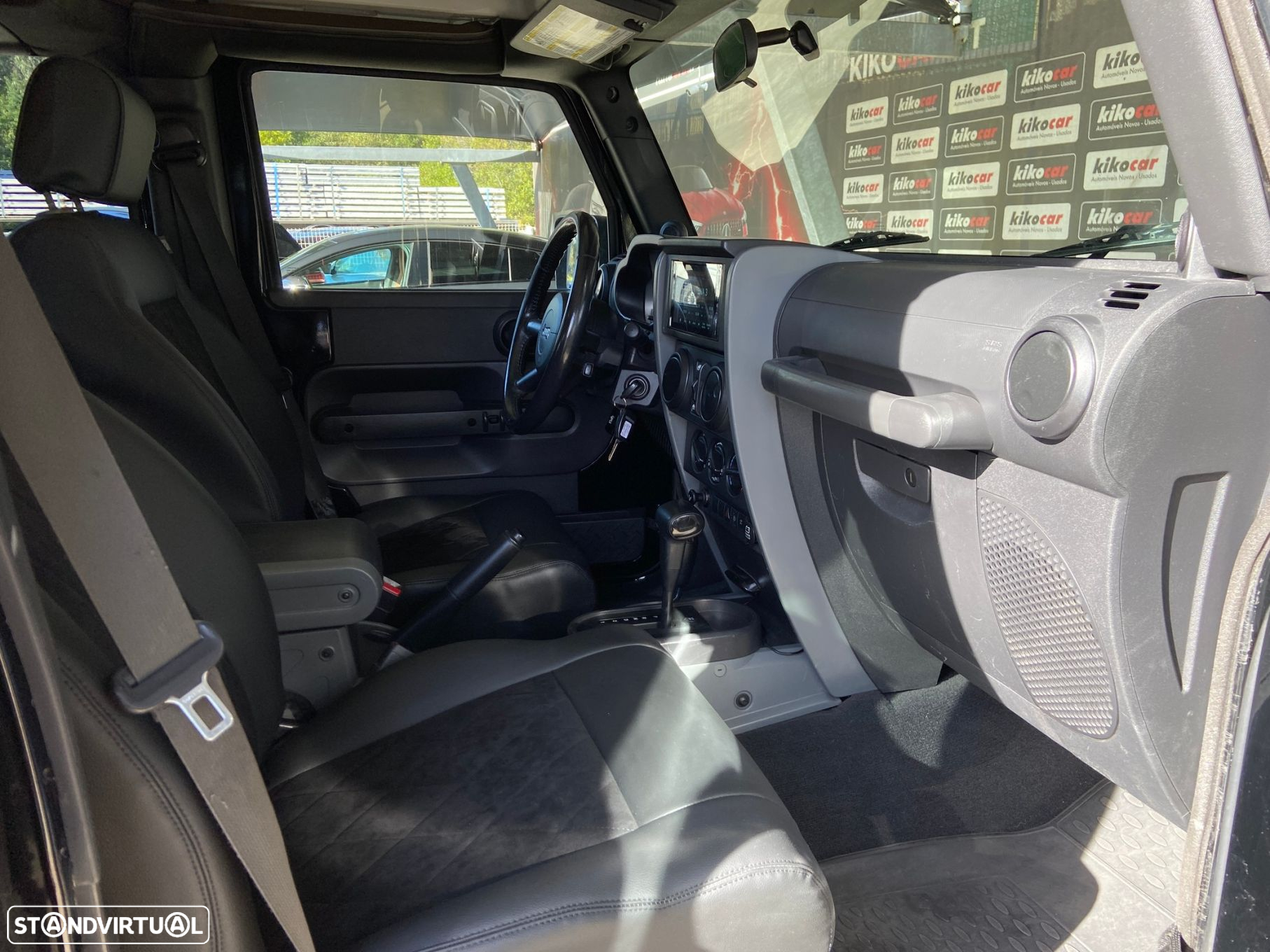 Jeep Wrangler Unlimited Hard-Top 2.8 CRD DPF Auto Sahara - 27