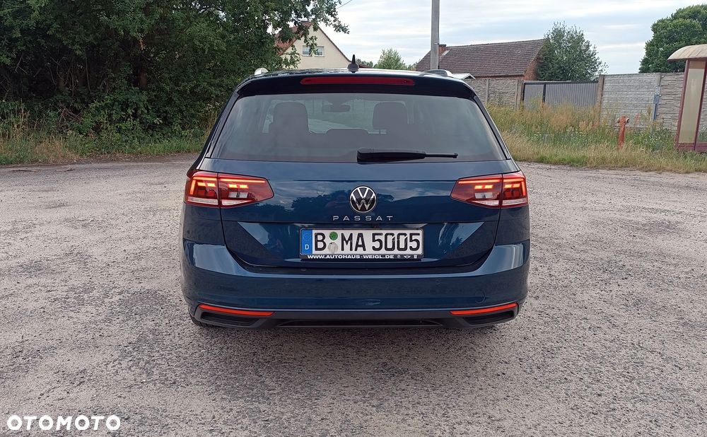 Volkswagen Passat Variant 2.0 TDI SCR DSG Business - 9