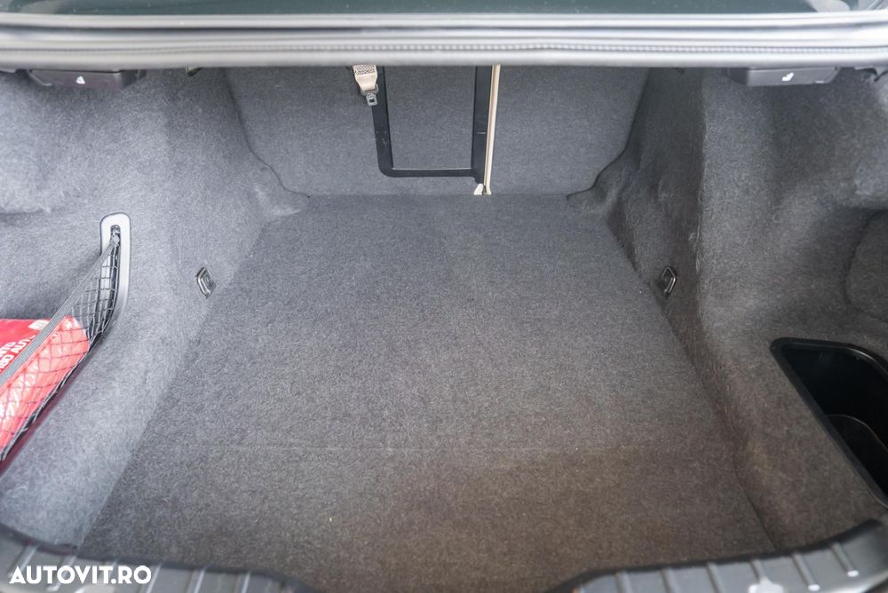 BMW Seria 5 520d Aut. Luxury Line - 12