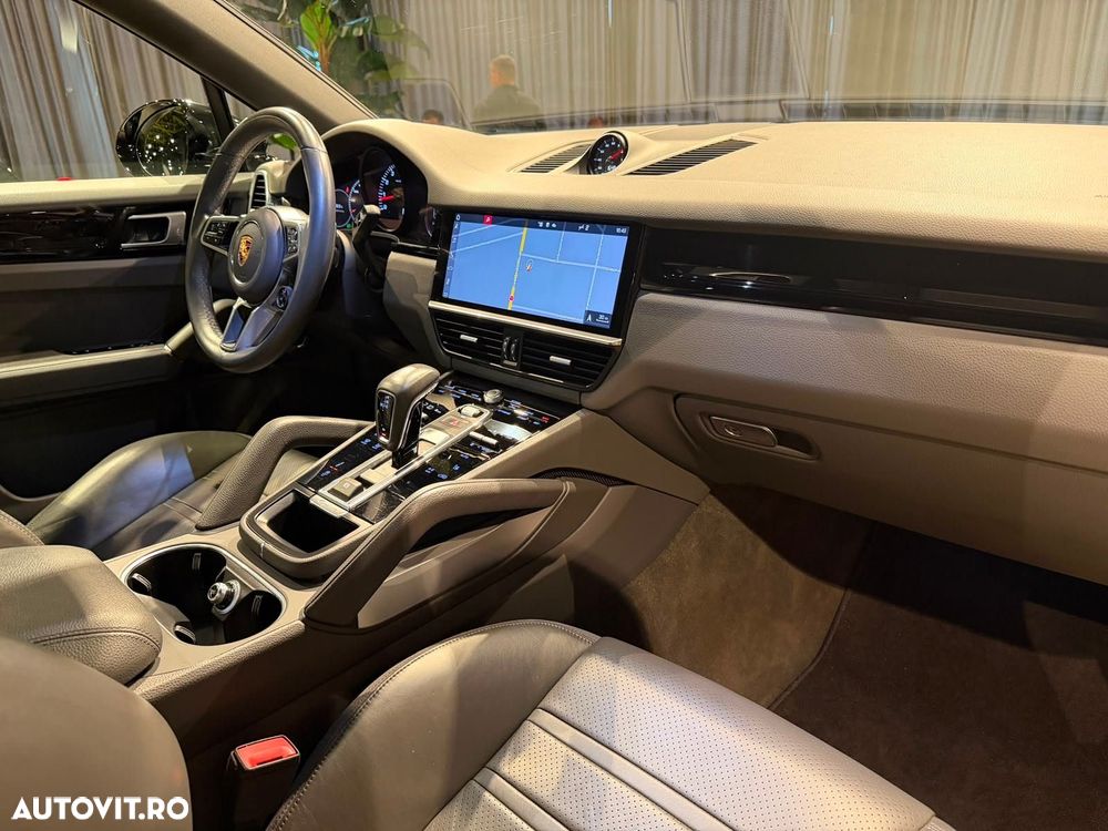 Porsche Cayenne Coupe - 23