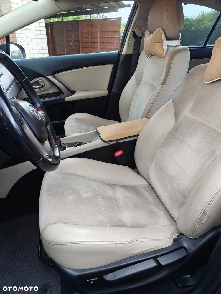 Toyota Avensis 1.8 Premium - 14
