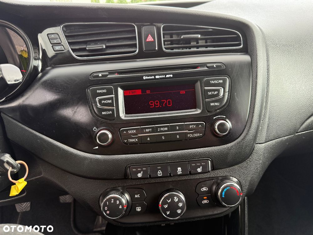 Kia Ceed 1.6 GDI Dream Team Edition - 15