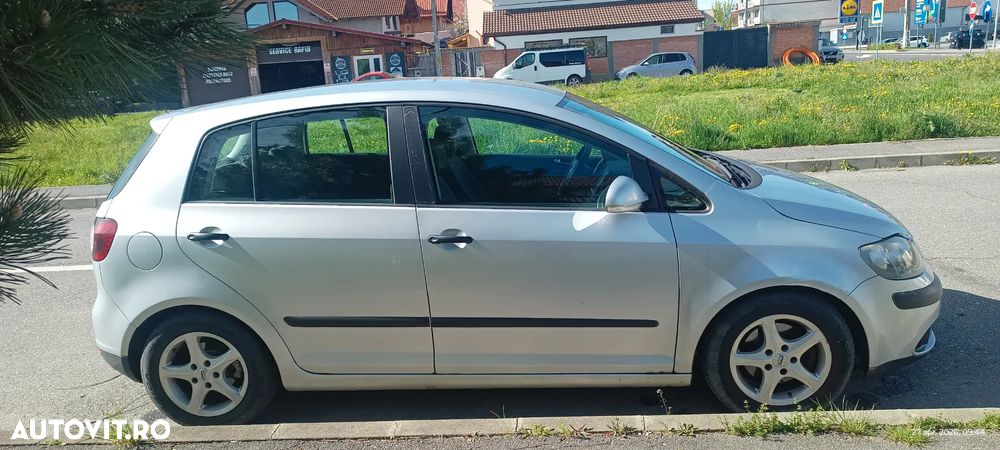Volkswagen Golf 1.6 FSI Individual - 3