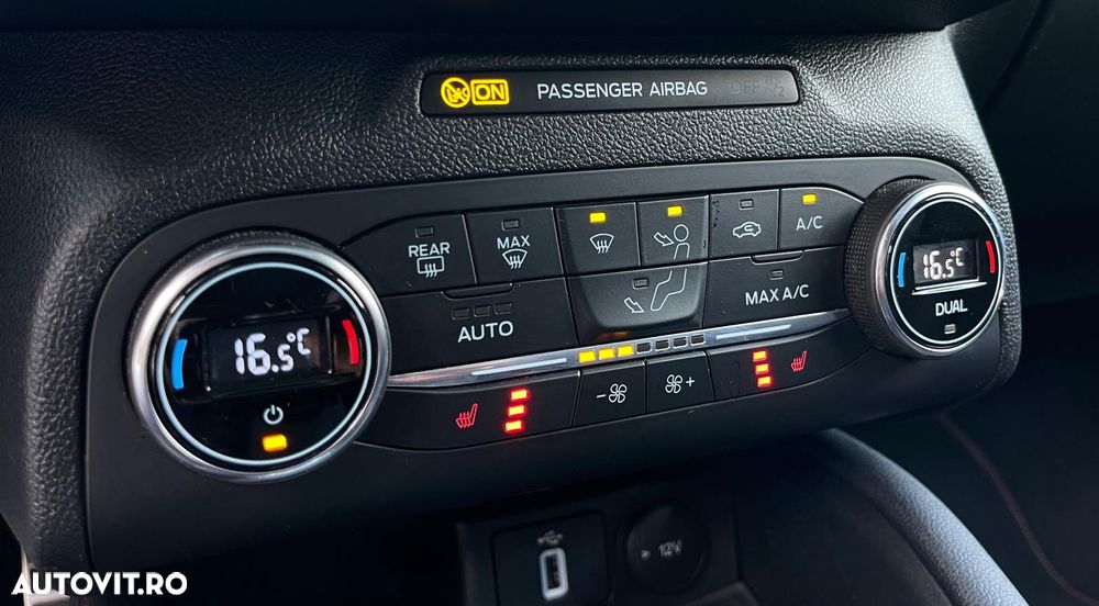 Ford Focus - 34