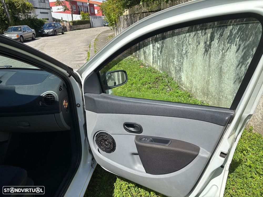 Renault Clio 1.5 dCi Dynamique - 5