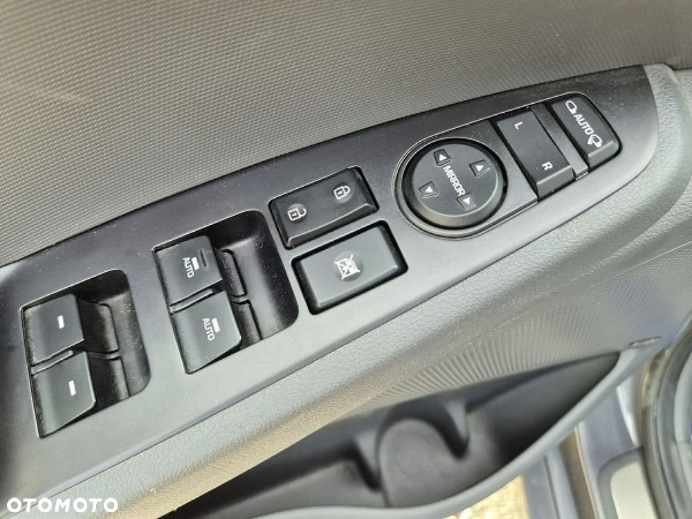 Hyundai IONIQ - 22