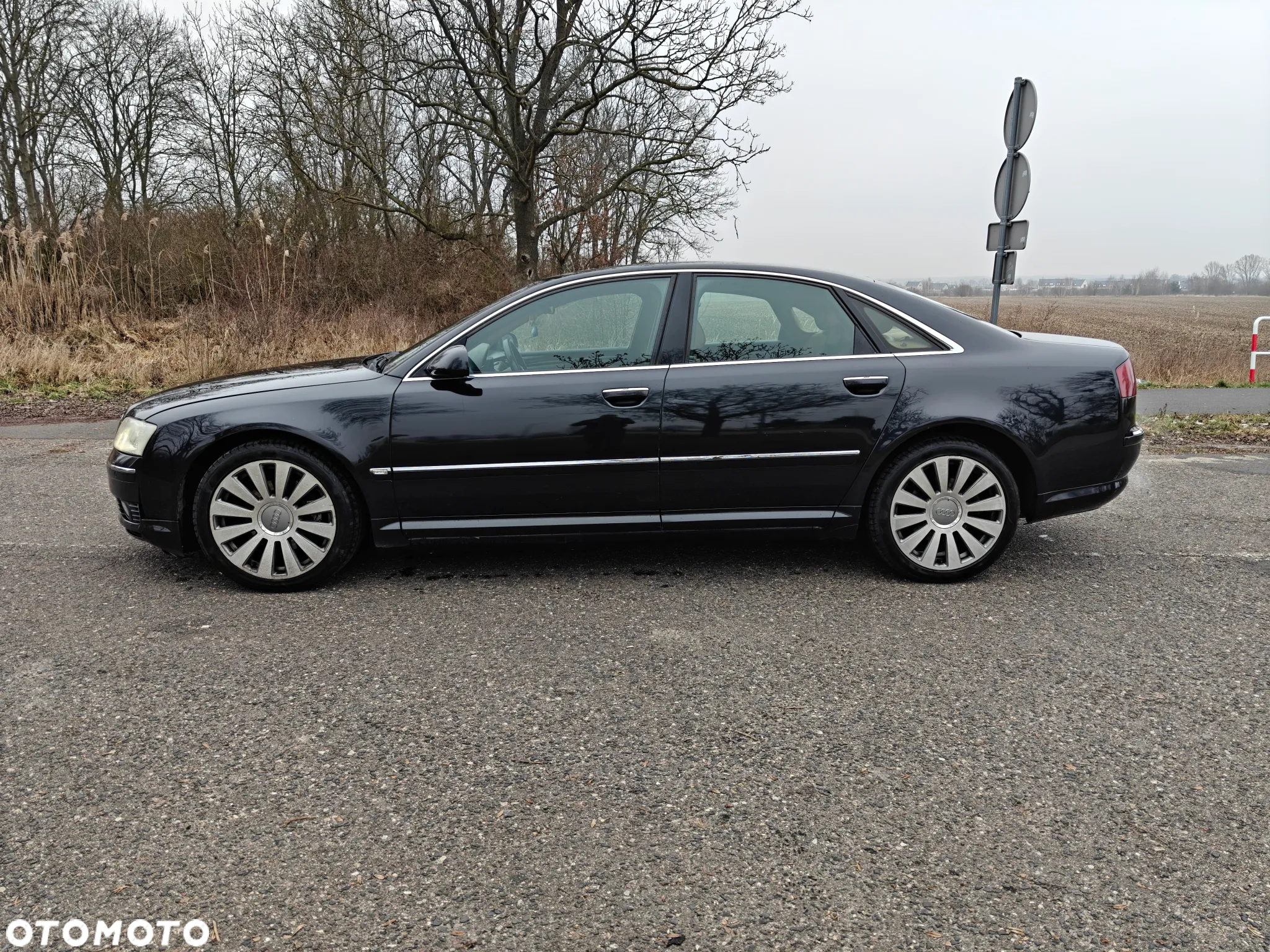 Audi A8 4.2 Quattro - 6