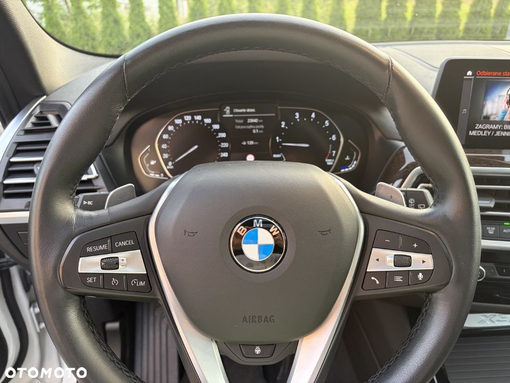 BMW X3 xDrive30i Luxury Line - 28
