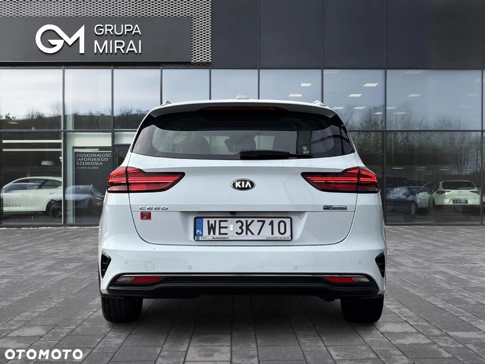 Kia Ceed - 4