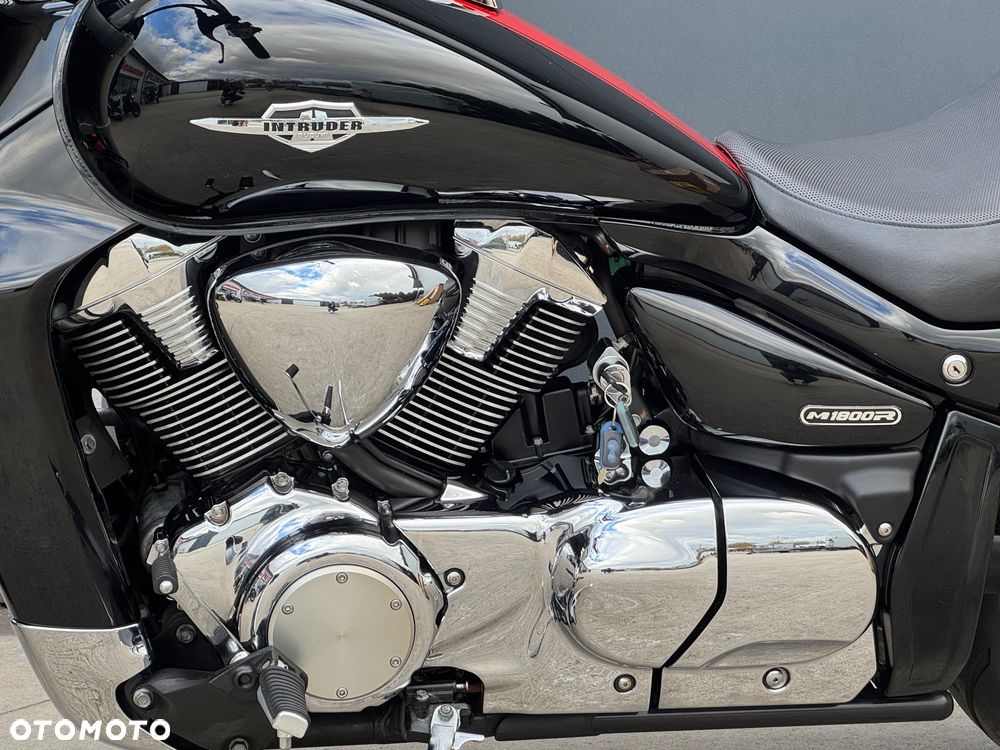 Suzuki Intruder - 26