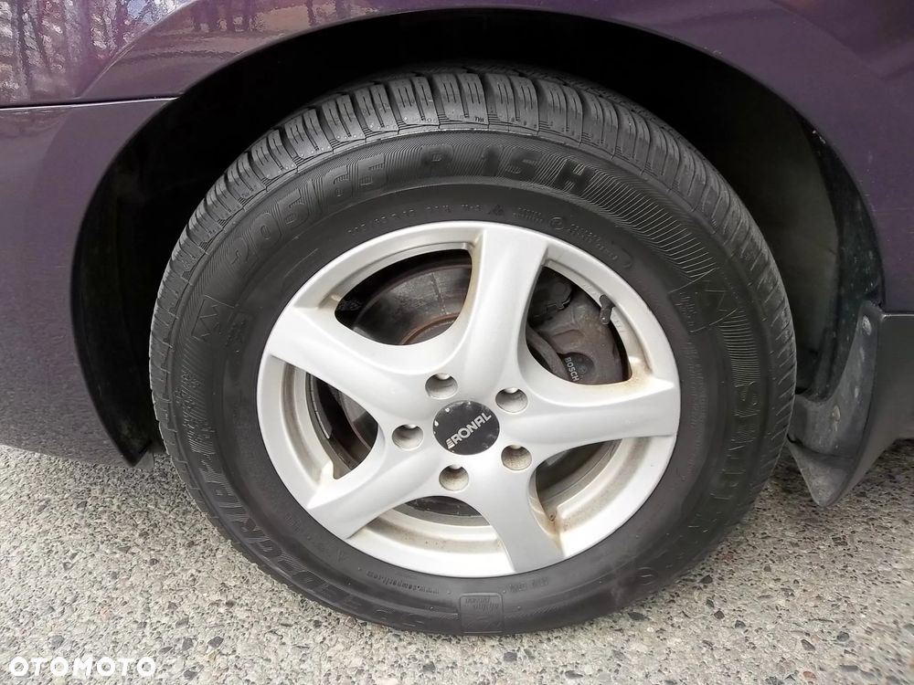 Kia Carens 2.0 CVVT Automatik EX Top - 25