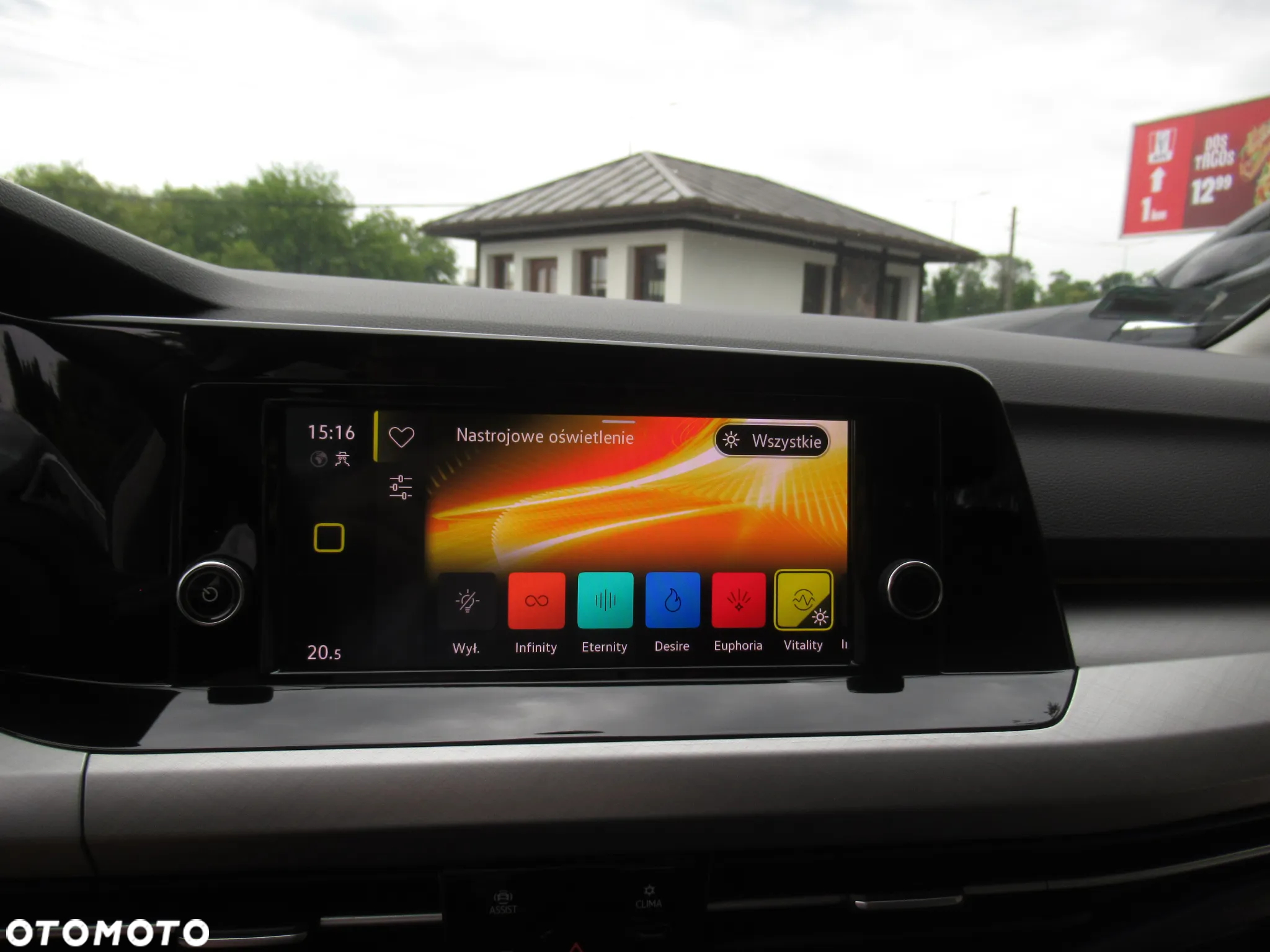Volkswagen Golf VIII 1.5 TSI EVO Life - 30