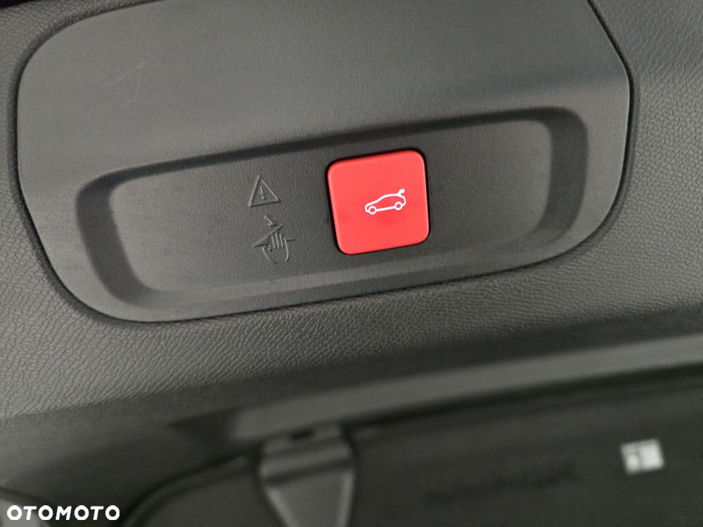 Peugeot 408 1.2 PureTech mHEV GT S&S e-DSC6 - 18