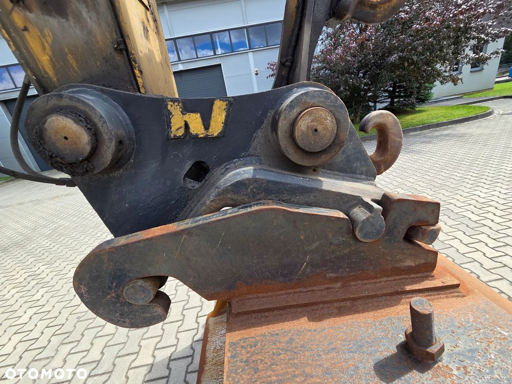 Caterpillar 318 D - 7