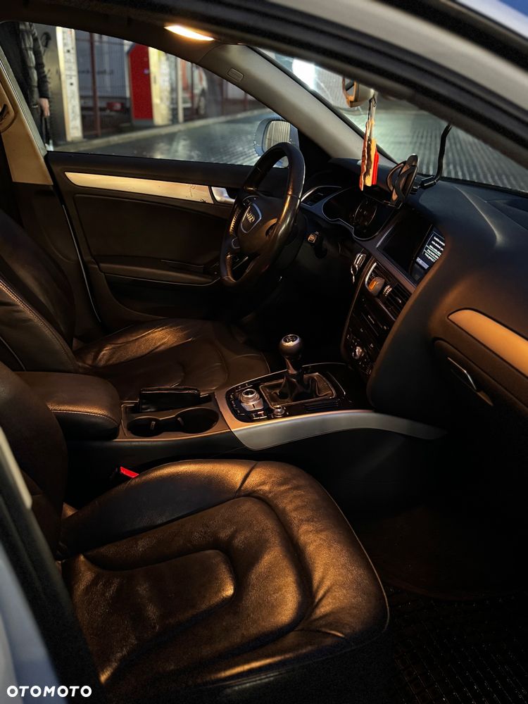 Audi A4 Limousine - 8