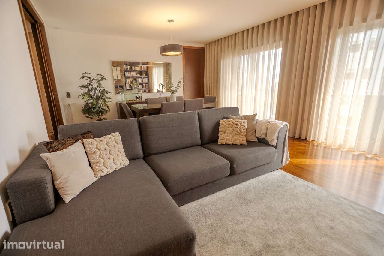 Magnífico T3 em Canidelo (4 Caminhos) | 186 m² | 3 WCs | Box 2 Carros - Grande imagem: 3/16