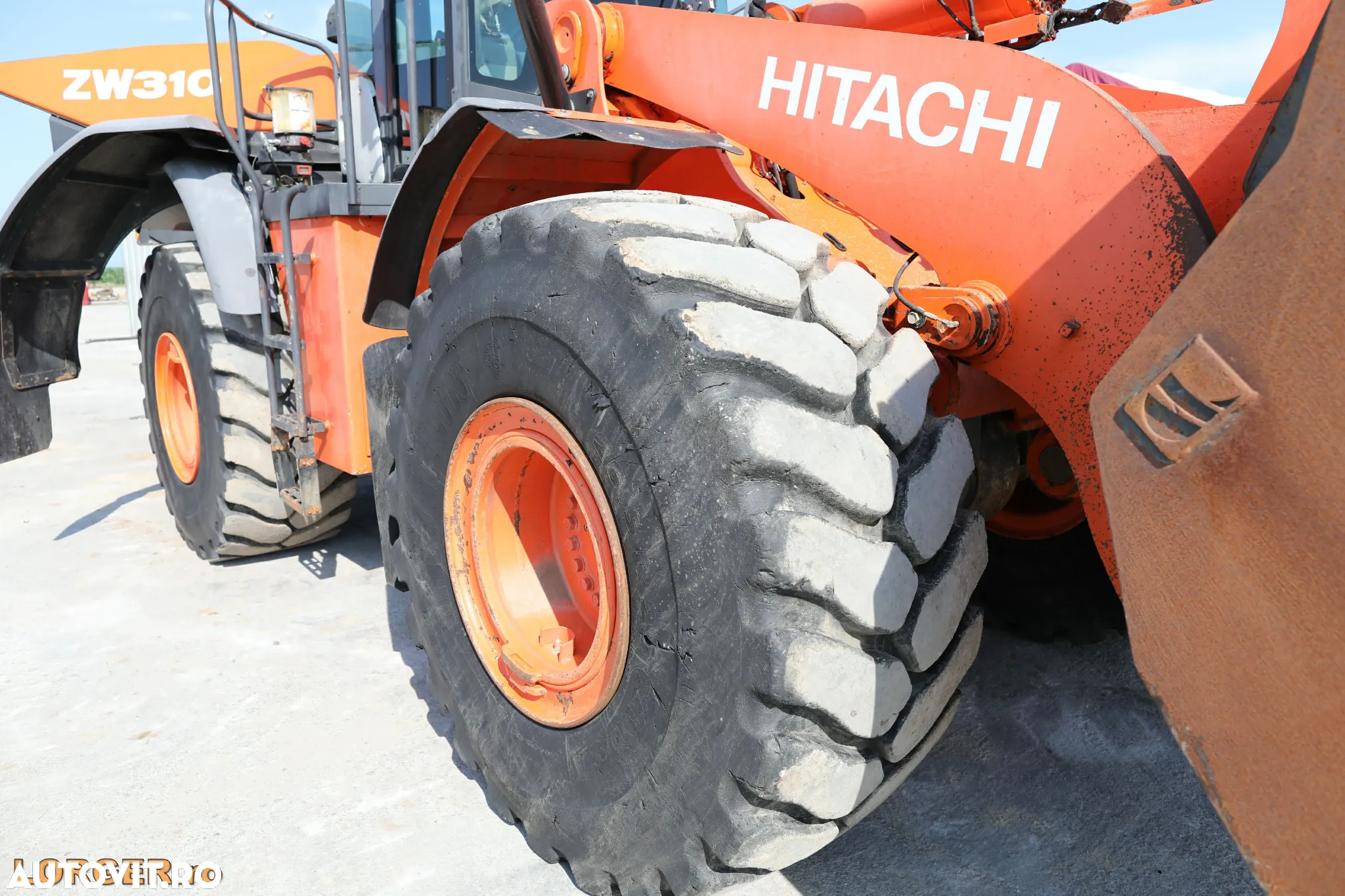 Hitachi ZW310-5B - 14