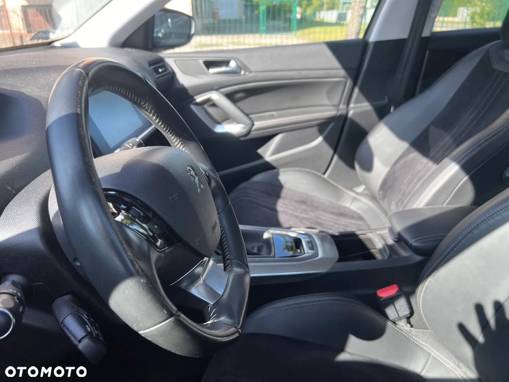 Peugeot 308 1.2 PureTech Allure S&S - 9