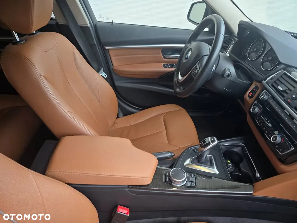 BMW Seria 3 330d Touring xDrive Luxury Line - 15