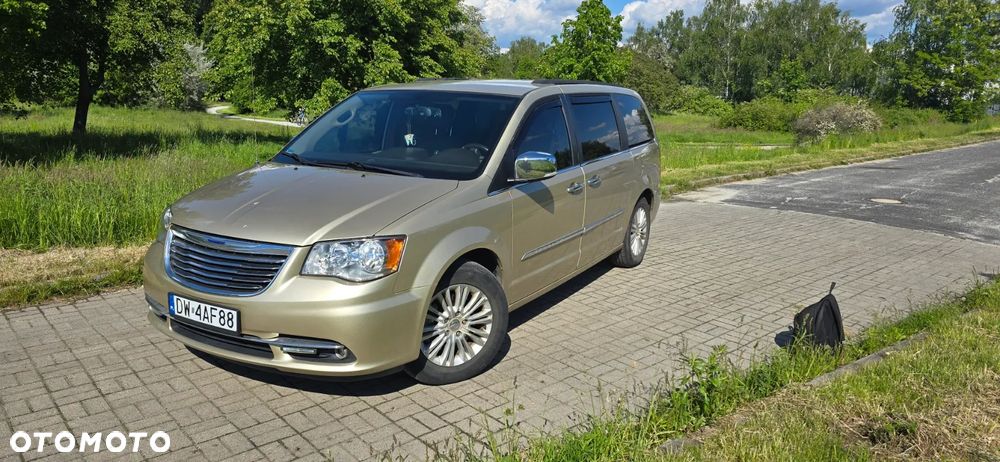 Chrysler Town and Country
