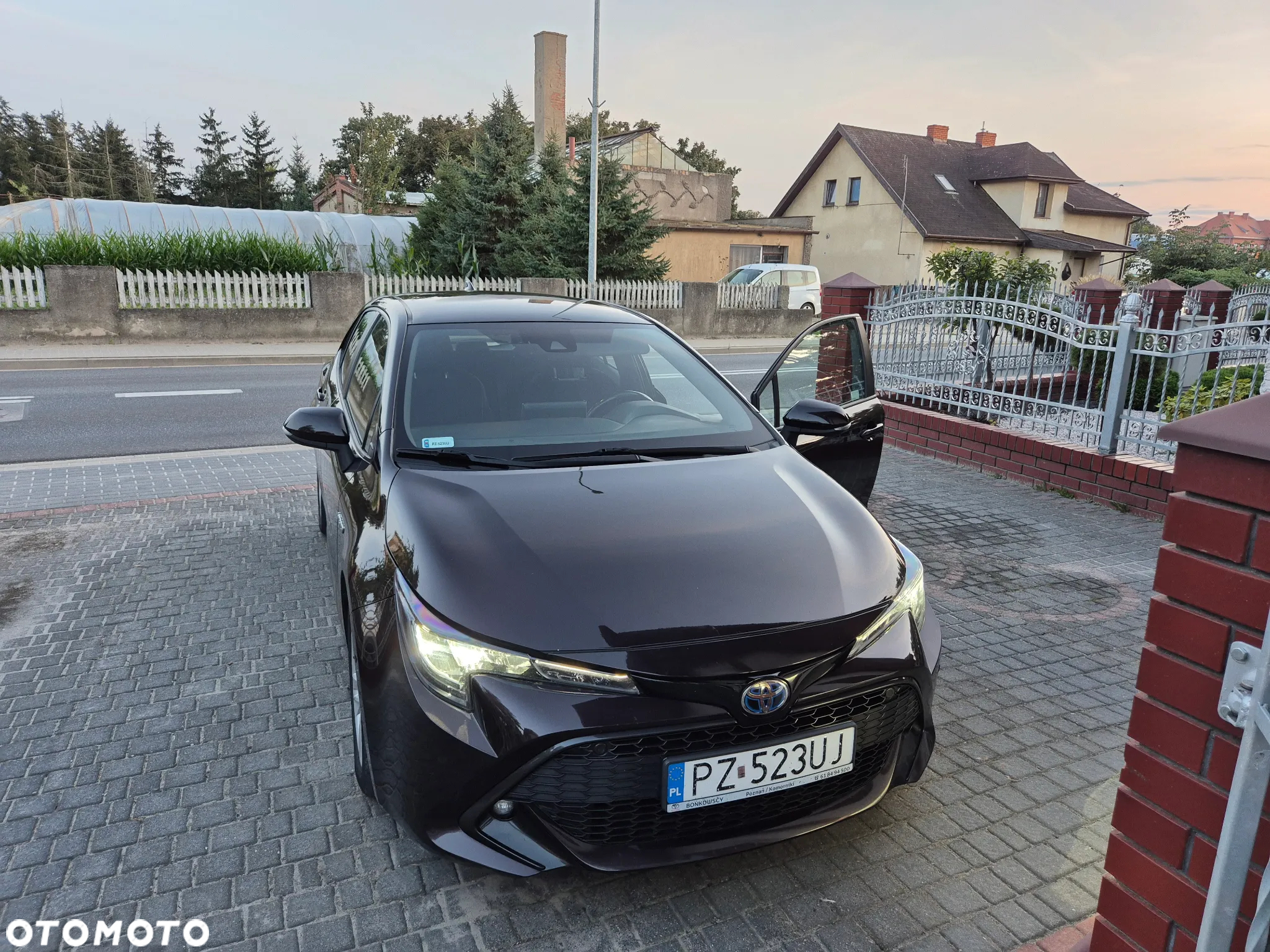 Toyota Corolla 1.8 Hybrid Comfort - 24
