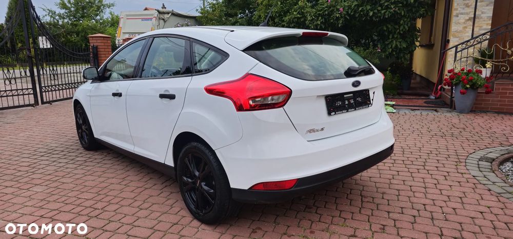 Ford Focus 1.6 Ambiente Start - 3