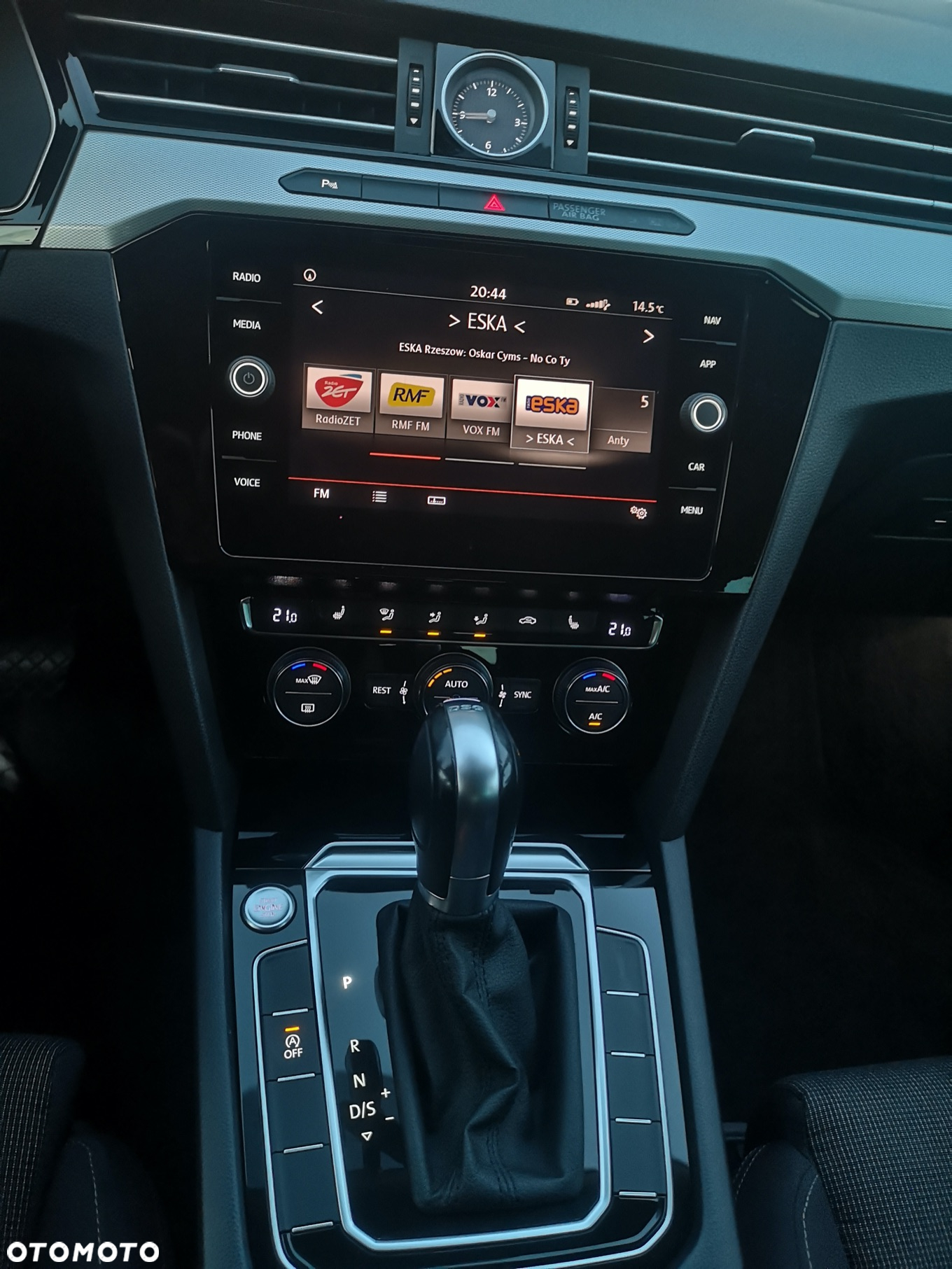 Volkswagen Passat Variant 2.0 TDI SCR DSG Highline - 18