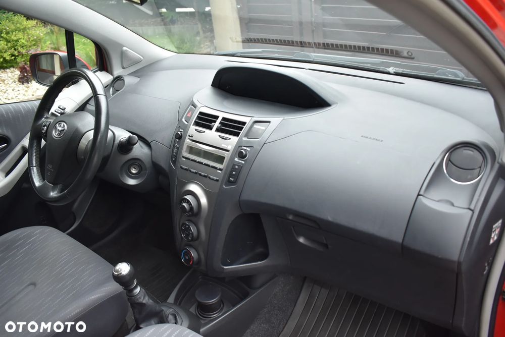 Toyota Yaris 1.33 VVT-i Executive - 21