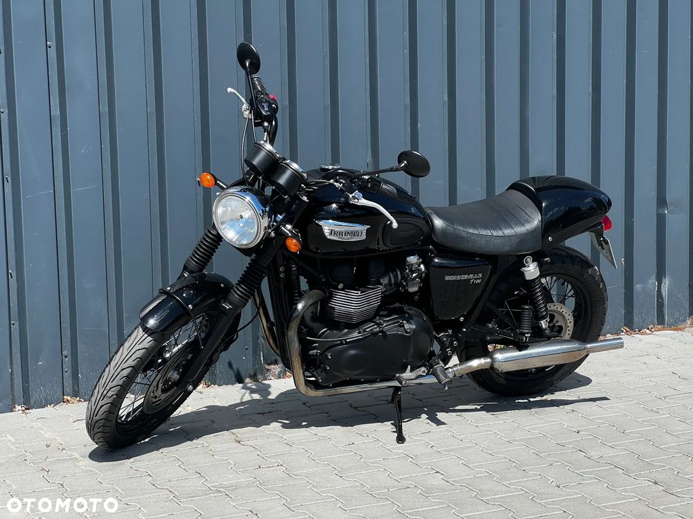 Triumph Bonneville - 5