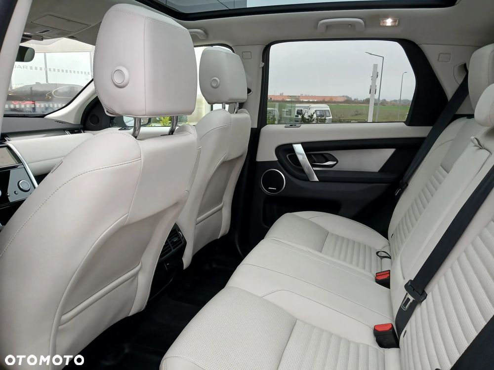 Land Rover Discovery Sport - 11