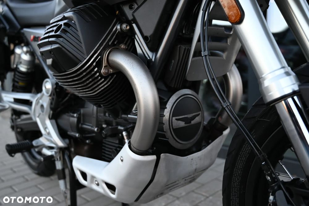Moto Guzzi V85 - 29