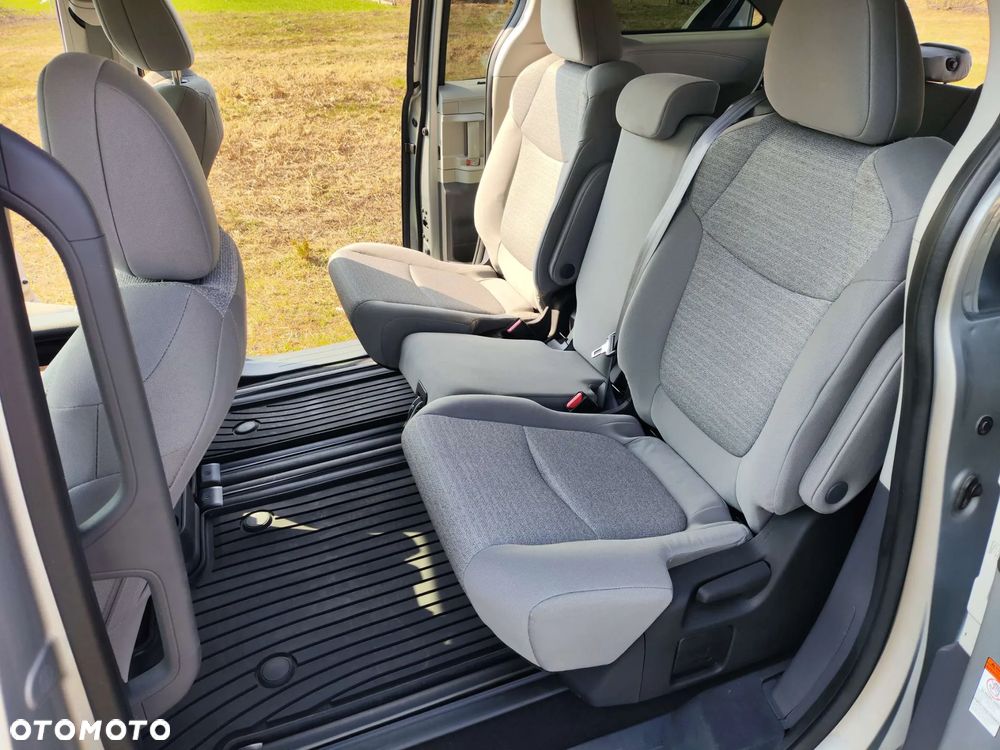 Toyota Sienna - 22