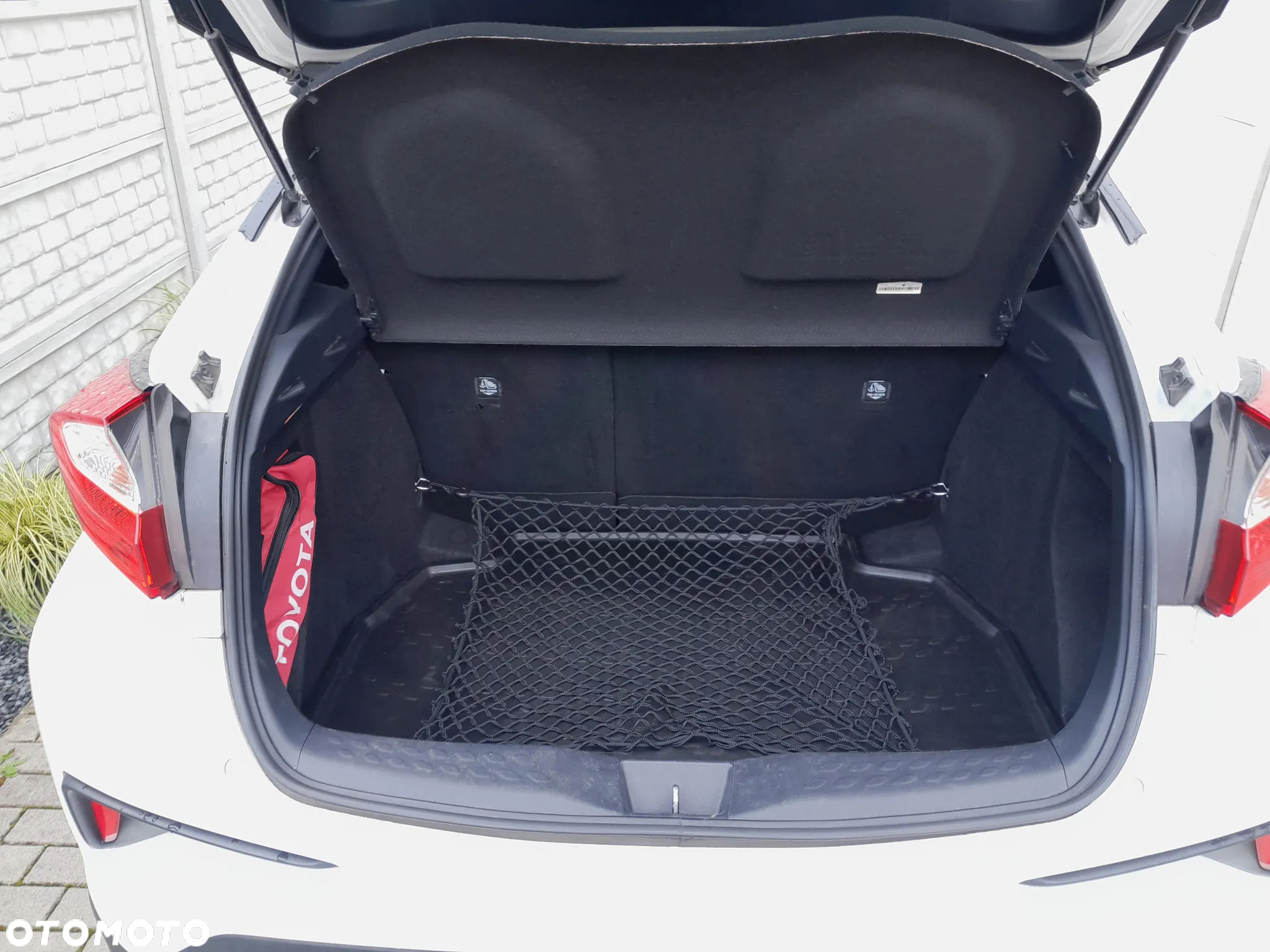 Toyota C-HR - 12