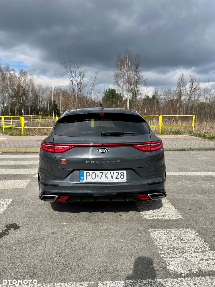 Kia ProCeed - 10