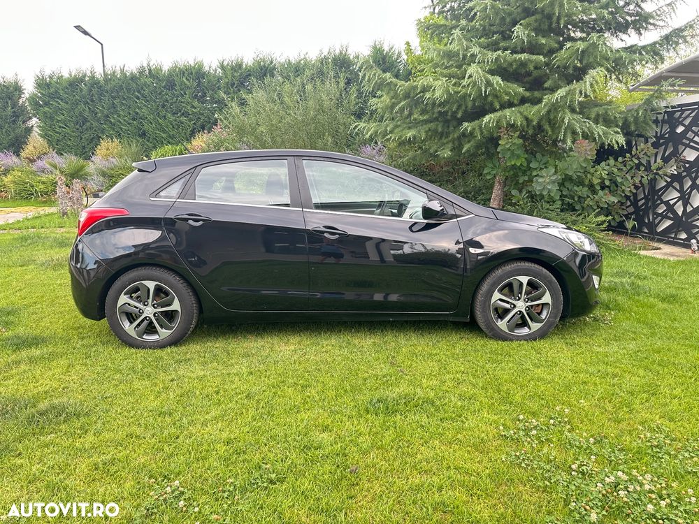 Hyundai i30 1.6 CRDI blue Style - 12