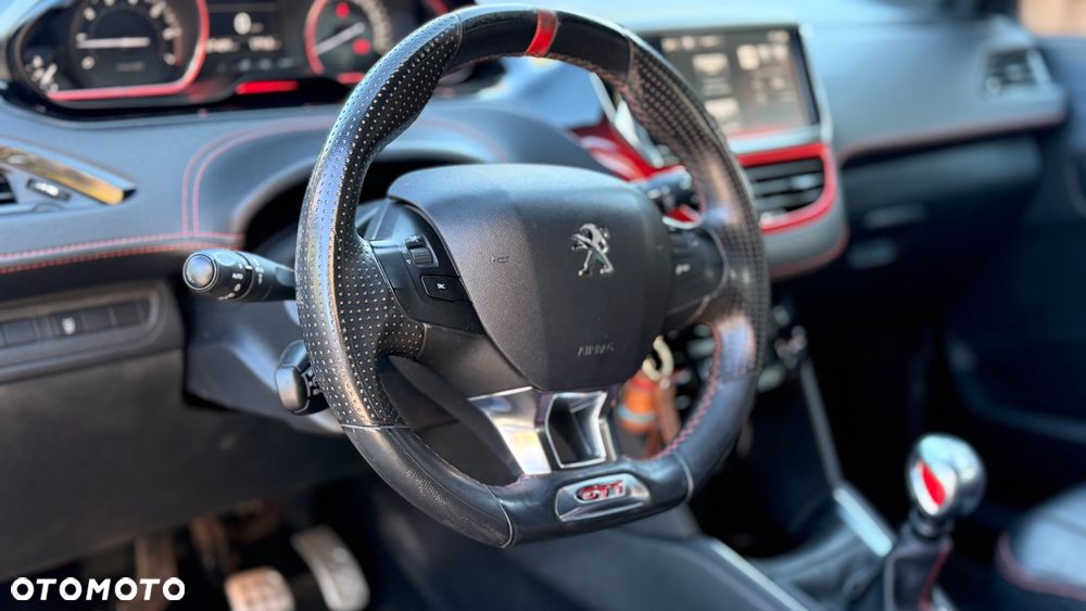 Peugeot 208 1.6 THP GTi - 26