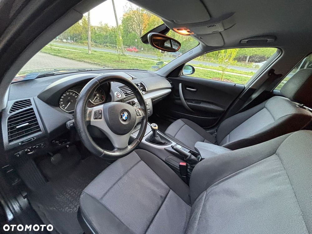 BMW Seria 1 118d DPF - 11