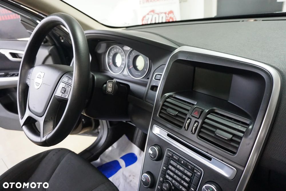 Volvo XC 60 D4 Geartronic Kinetic - 24