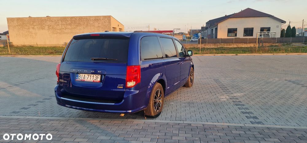 Dodge Grand Caravan - 34
