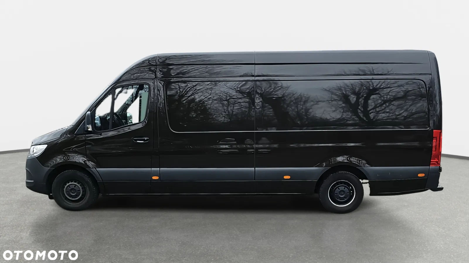 Mercedes-Benz Sprinter - 2