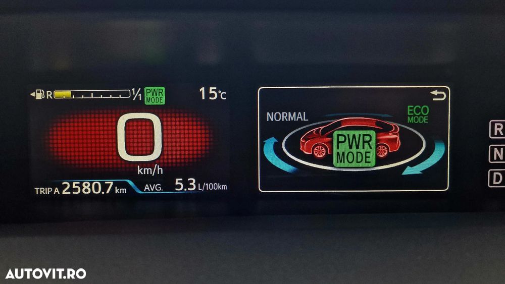 Toyota Prius 1.8 HSD Exclusive - 21