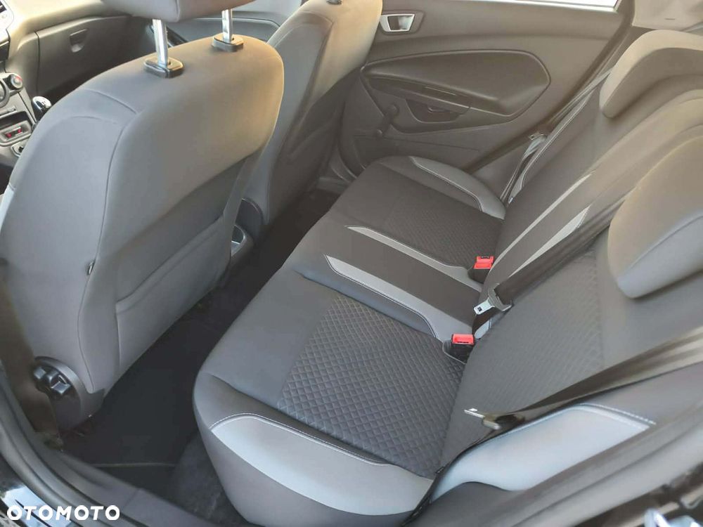 Ford Fiesta - 17