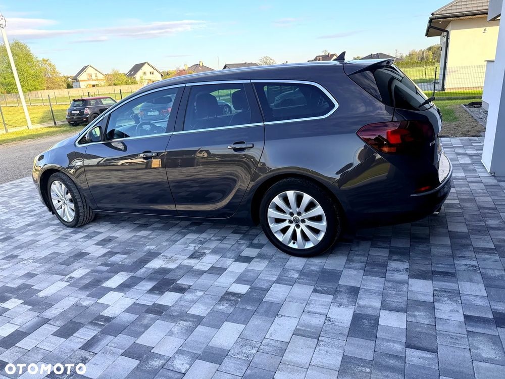 Opel Astra 1.4 Turbo Cosmo - 13